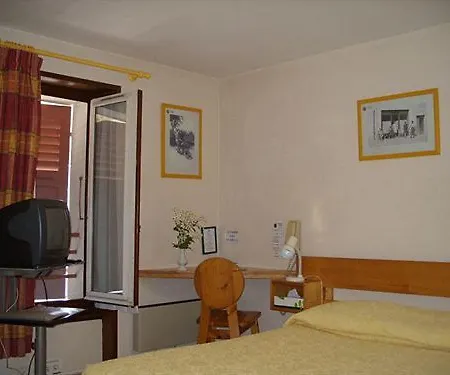 Hotel D'anthy 3*